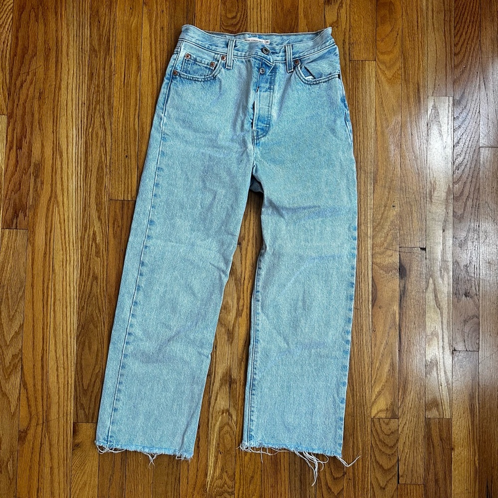 Levi’s Light Wash Ribcage Straight Leg Jeans